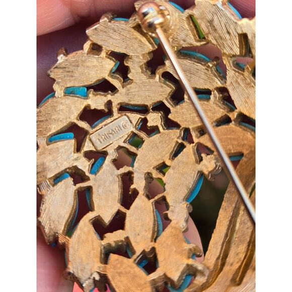 Vintage CROWN TRIFARI Faux TURQUOISE Gold Tone Pin Brooch, 2 inches - Picture 8 of 8